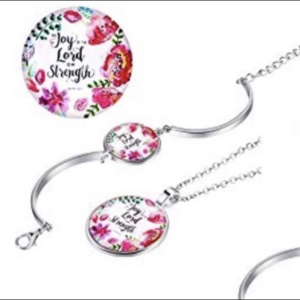 Beautiful necklace and bracelet set